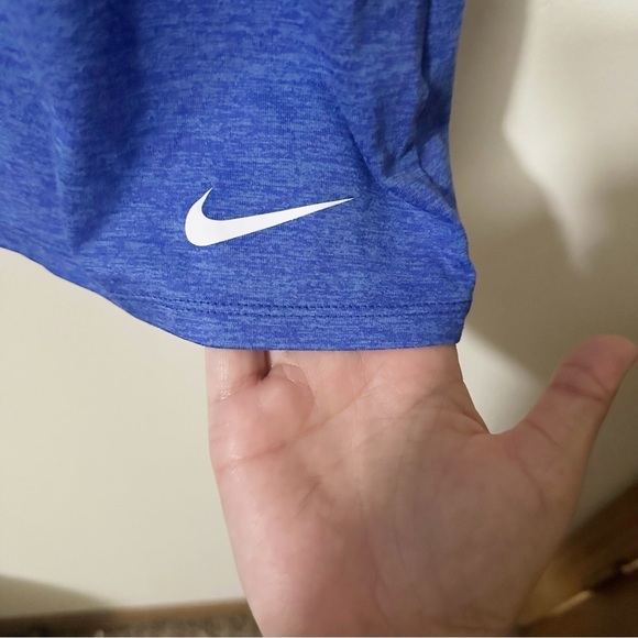Nike Dri Fit Womens Blue Short Sleeve Shirt Size Medium - Picture 3 of 8